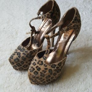 Engima Women's Cheetah Print Platform Heels Size 7